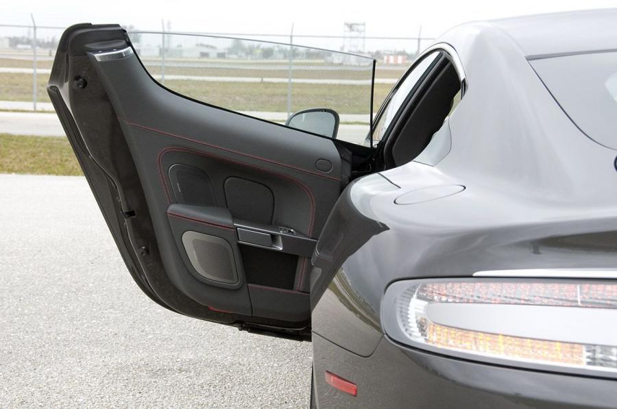 Детали экстерьера Aston Martin Rapide 2010 года  (NA) (фото 31 из 57)